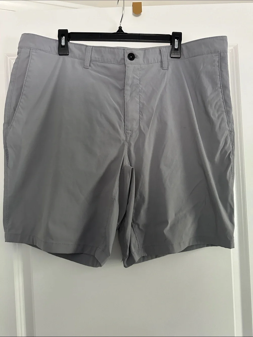 The North Face Men's Light Gray Flat-Front Shorts